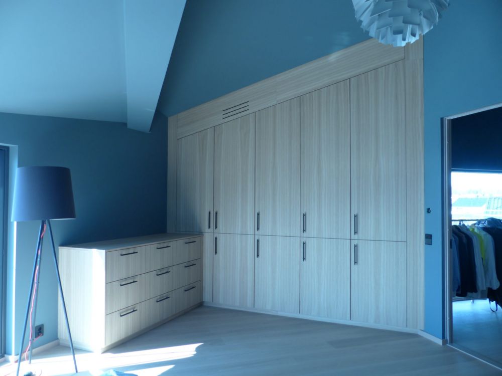 Plassbygd garderobe  smart utnyttelse av hver eneste centimeter